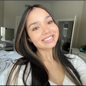 Meet your Posher, Donya